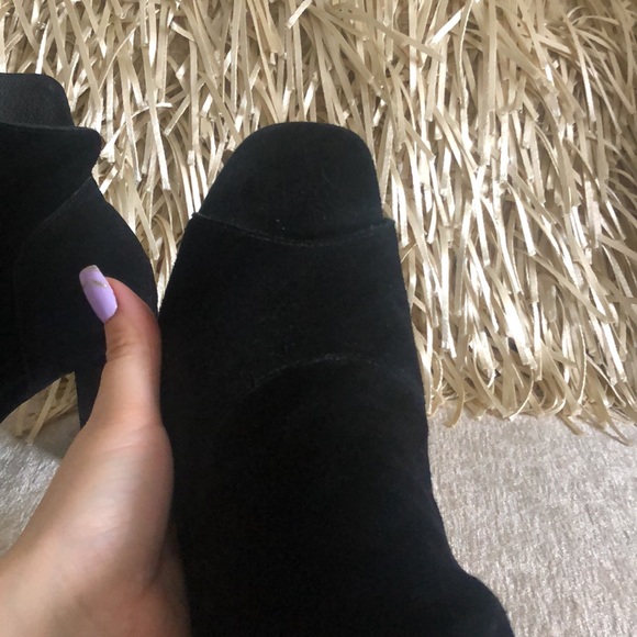 Matisse Gordy Peep Toe Black Genuine Suede Booties - Picture 6 of 13